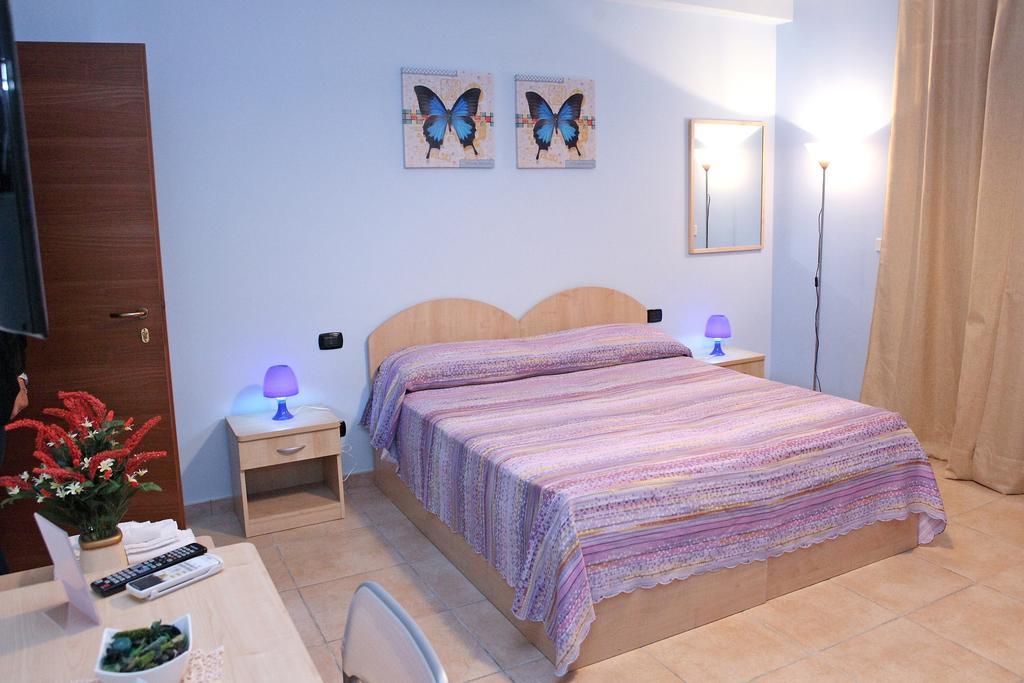 Casadelmela B&B Μιλάτσο Δωμάτιο φωτογραφία